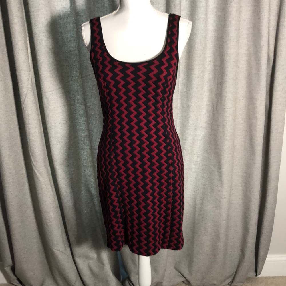 Soft black and red zigzag dress
